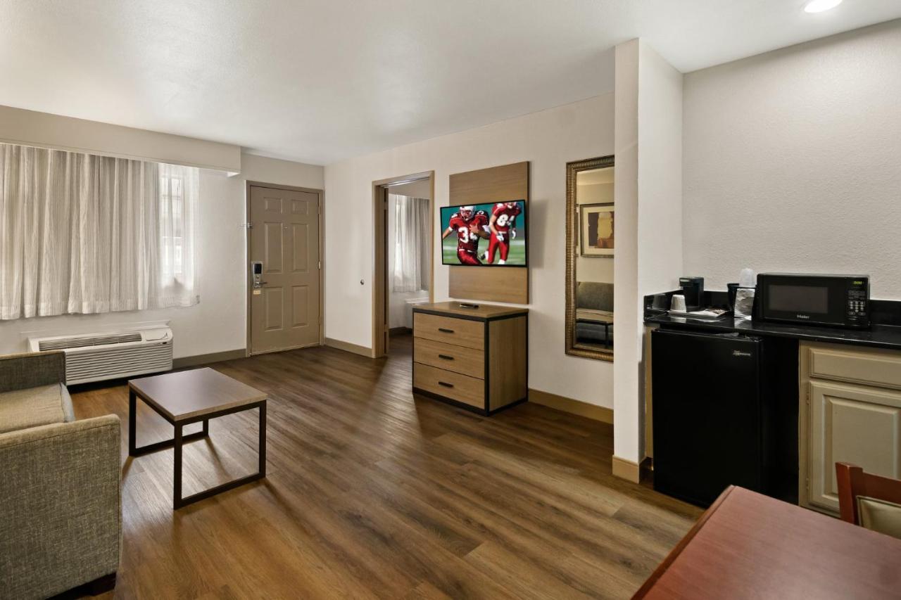Irving Inn & Suites At Dfw Airport Экстерьер фото