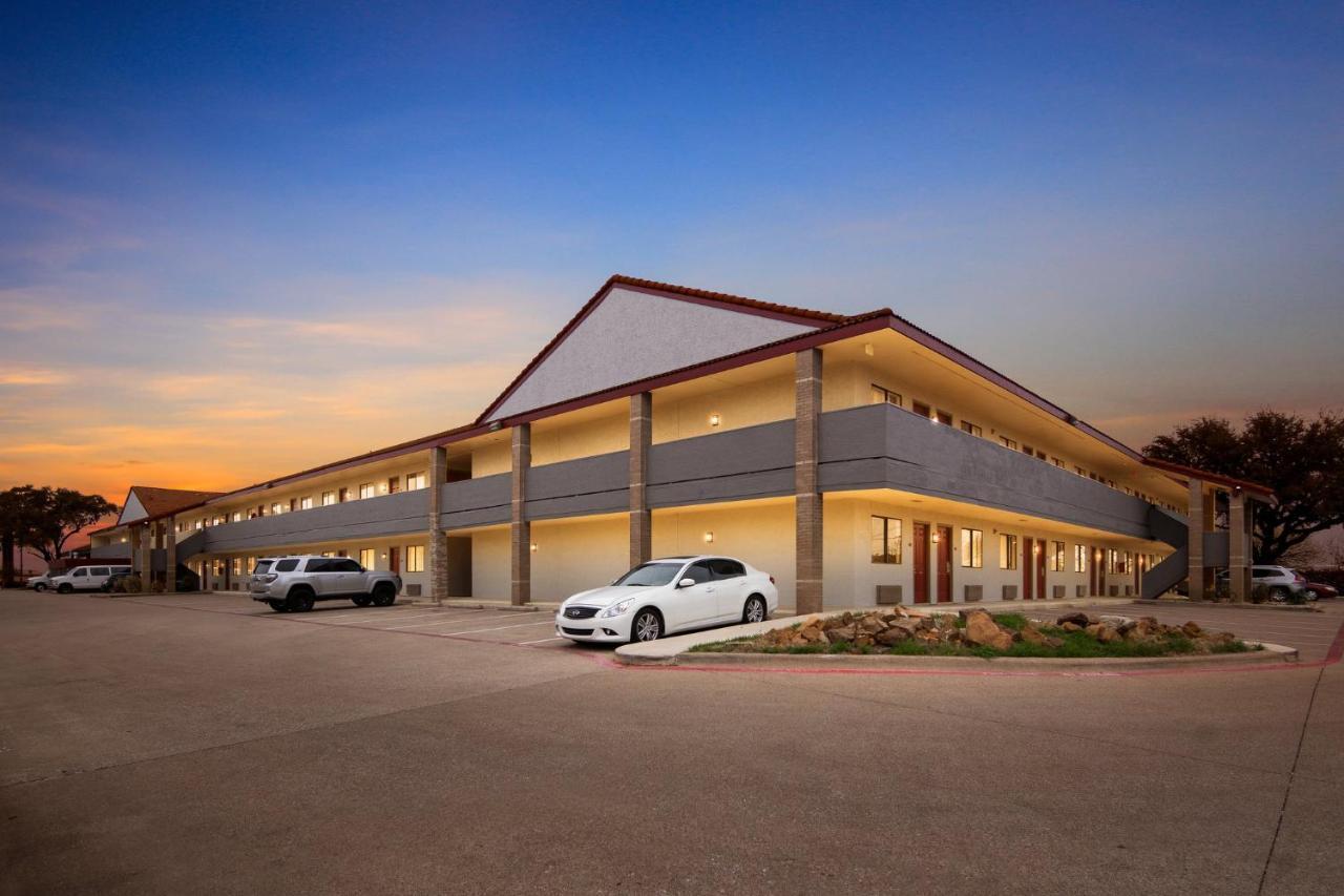 Irving Inn & Suites At Dfw Airport Экстерьер фото