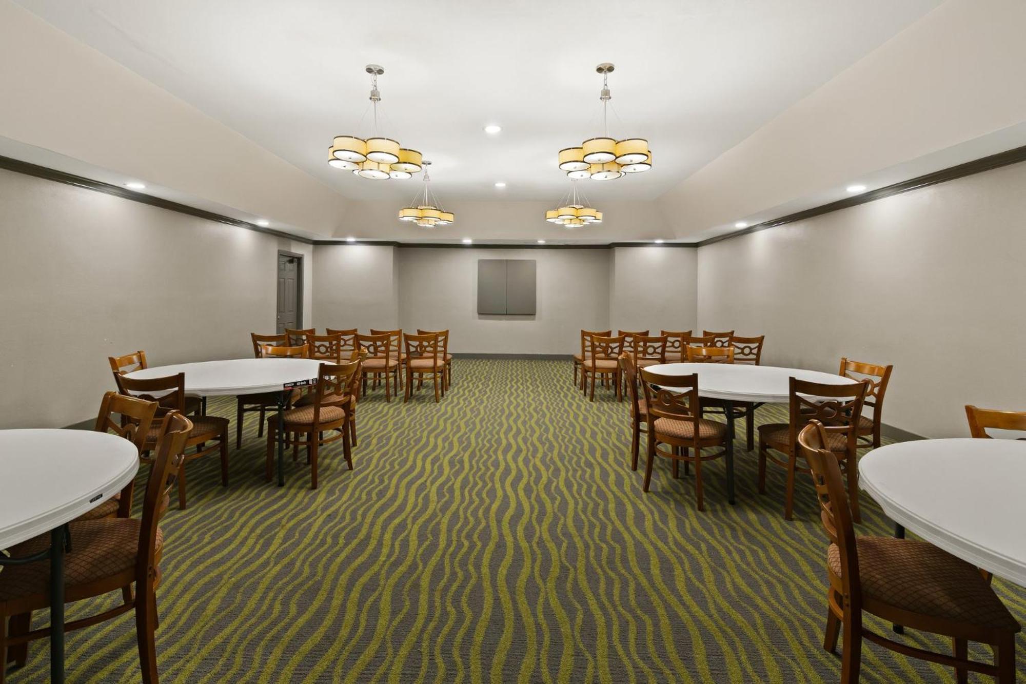 Irving Inn & Suites At Dfw Airport Экстерьер фото