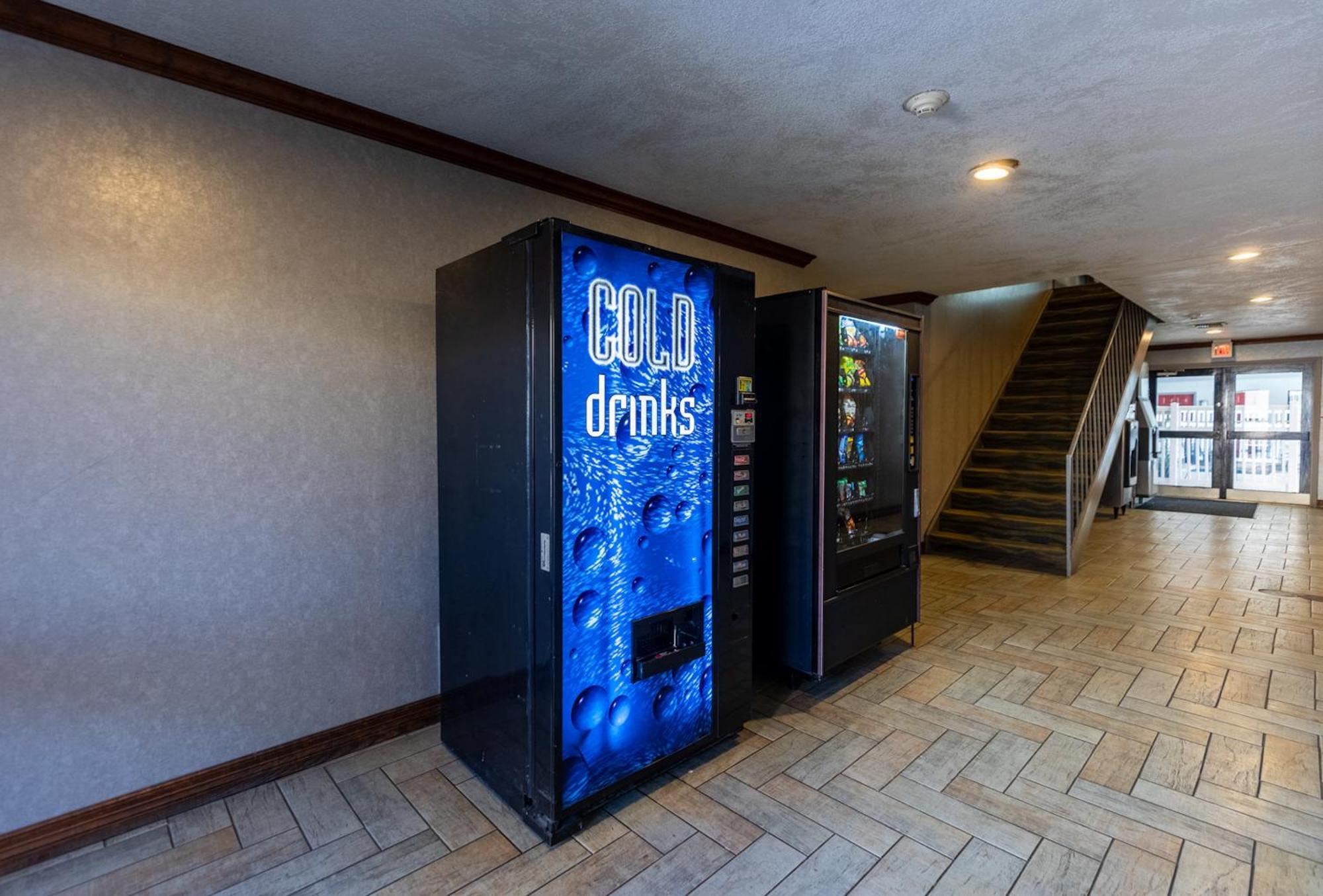Irving Inn & Suites At Dfw Airport Экстерьер фото