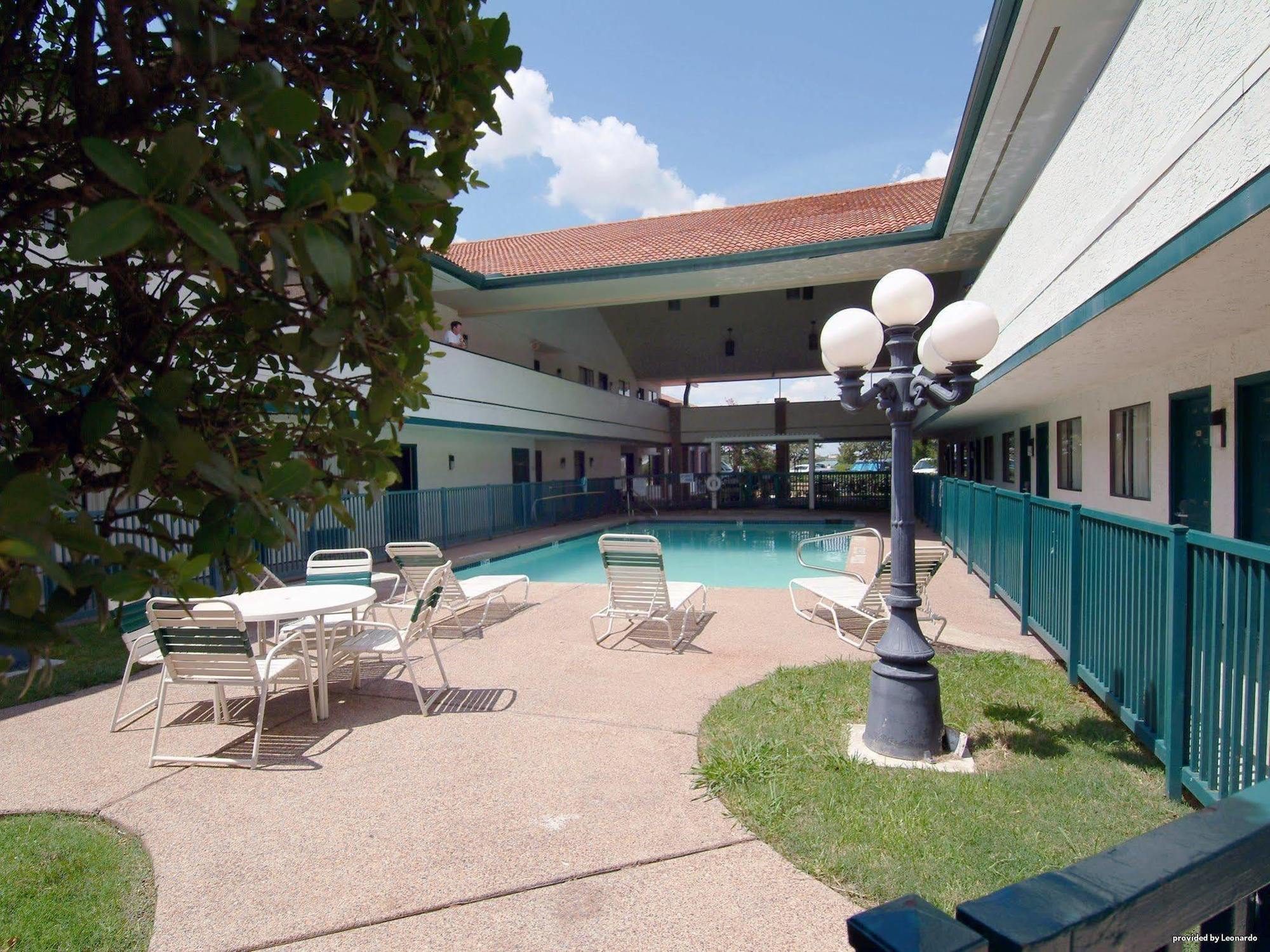 Irving Inn & Suites At Dfw Airport Удобства фото
