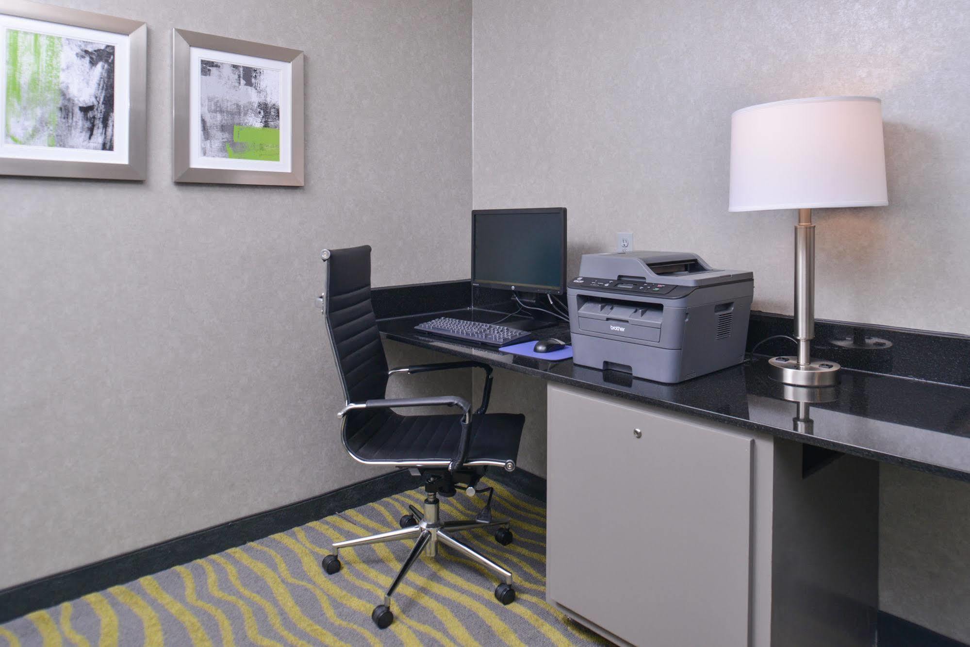 Irving Inn & Suites At Dfw Airport Экстерьер фото